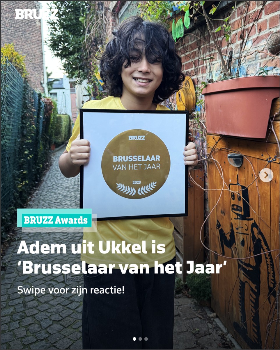Adem (10 ans) transforme un sentier malfamé d'Uccle en ruelle des roses